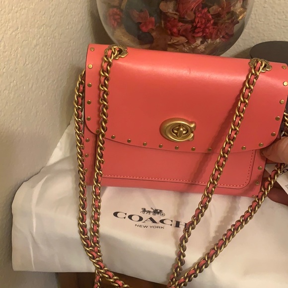 NWT Coach authantic orchid leather 7 1/4“X 5 1/2 cross body new tag & dust bag